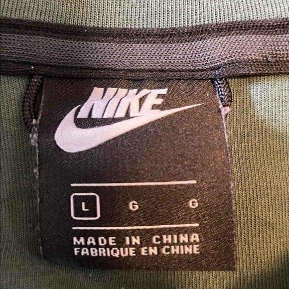 Army Green nike tech - Picture 2 of 2